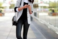 Fashionable Work Outfit Ideas To Try Now34