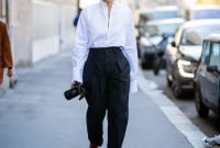 Charming Minimalist Outfits Ideas To Inspire Your Style13