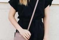 Charming Minimalist Outfits Ideas To Inspire Your Style15