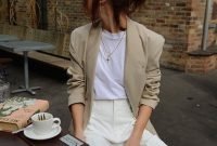 Charming Minimalist Outfits Ideas To Inspire Your Style17