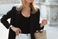 Charming Minimalist Outfits Ideas To Inspire Your Style30