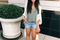 Gorgeous Summer Outfit Ideas With Cardigans For Women02