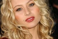 Latest Wavy Long Hair Styles Ideas For Blonde Females 201902