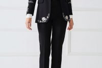 Cozy Combinations Ideas With Floral Blazers You Must Try13
