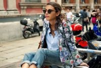 Cozy Combinations Ideas With Floral Blazers You Must Try17