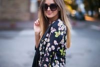 Cozy Combinations Ideas With Floral Blazers You Must Try19