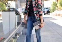 Cozy Combinations Ideas With Floral Blazers You Must Try26
