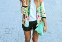 Cozy Combinations Ideas With Floral Blazers You Must Try27