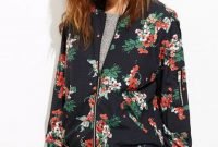 Cozy Combinations Ideas With Floral Blazers You Must Try40