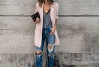Hottest Women Summer Outfits Ideas With Ripped Jeans To Try02