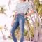 Hottest Women Summer Outfits Ideas With Ripped Jeans To Try05