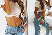Hottest Women Summer Outfits Ideas With Ripped Jeans To Try13