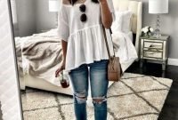 Hottest Women Summer Outfits Ideas With Ripped Jeans To Try25