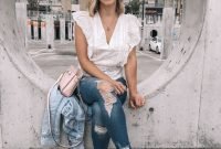 Hottest Women Summer Outfits Ideas With Ripped Jeans To Try26