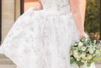 Impressive Wedding Dresses Ideas That Are Perfect For Curvy Brides01