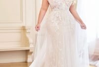 Impressive Wedding Dresses Ideas That Are Perfect For Curvy Brides07