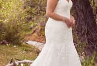 Impressive Wedding Dresses Ideas That Are Perfect For Curvy Brides09