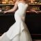 Impressive Wedding Dresses Ideas That Are Perfect For Curvy Brides10