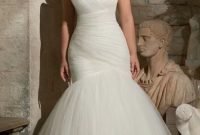 Impressive Wedding Dresses Ideas That Are Perfect For Curvy Brides11
