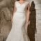 Impressive Wedding Dresses Ideas That Are Perfect For Curvy Brides17