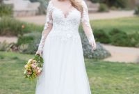Impressive Wedding Dresses Ideas That Are Perfect For Curvy Brides21