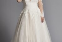 Impressive Wedding Dresses Ideas That Are Perfect For Curvy Brides22