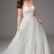 Impressive Wedding Dresses Ideas That Are Perfect For Curvy Brides25