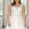 Impressive Wedding Dresses Ideas That Are Perfect For Curvy Brides28