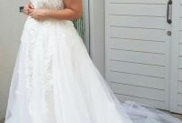 Impressive Wedding Dresses Ideas That Are Perfect For Curvy Brides31