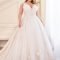 Impressive Wedding Dresses Ideas That Are Perfect For Curvy Brides32